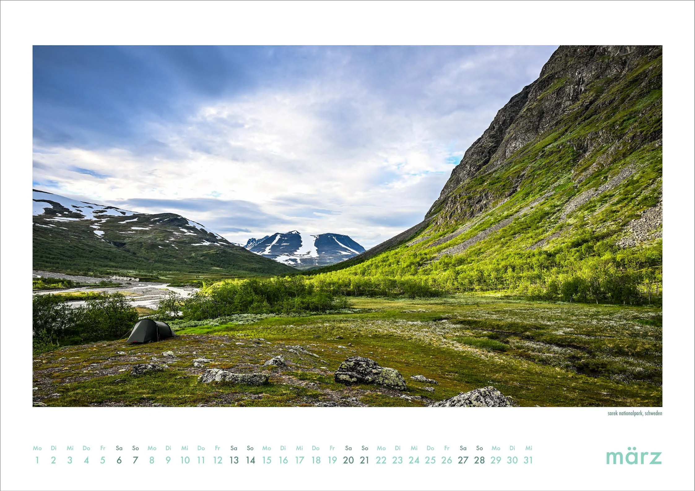 Zelt in der Wildnis des Sarek Nationalparks in Schweden - Kalenderblatt März