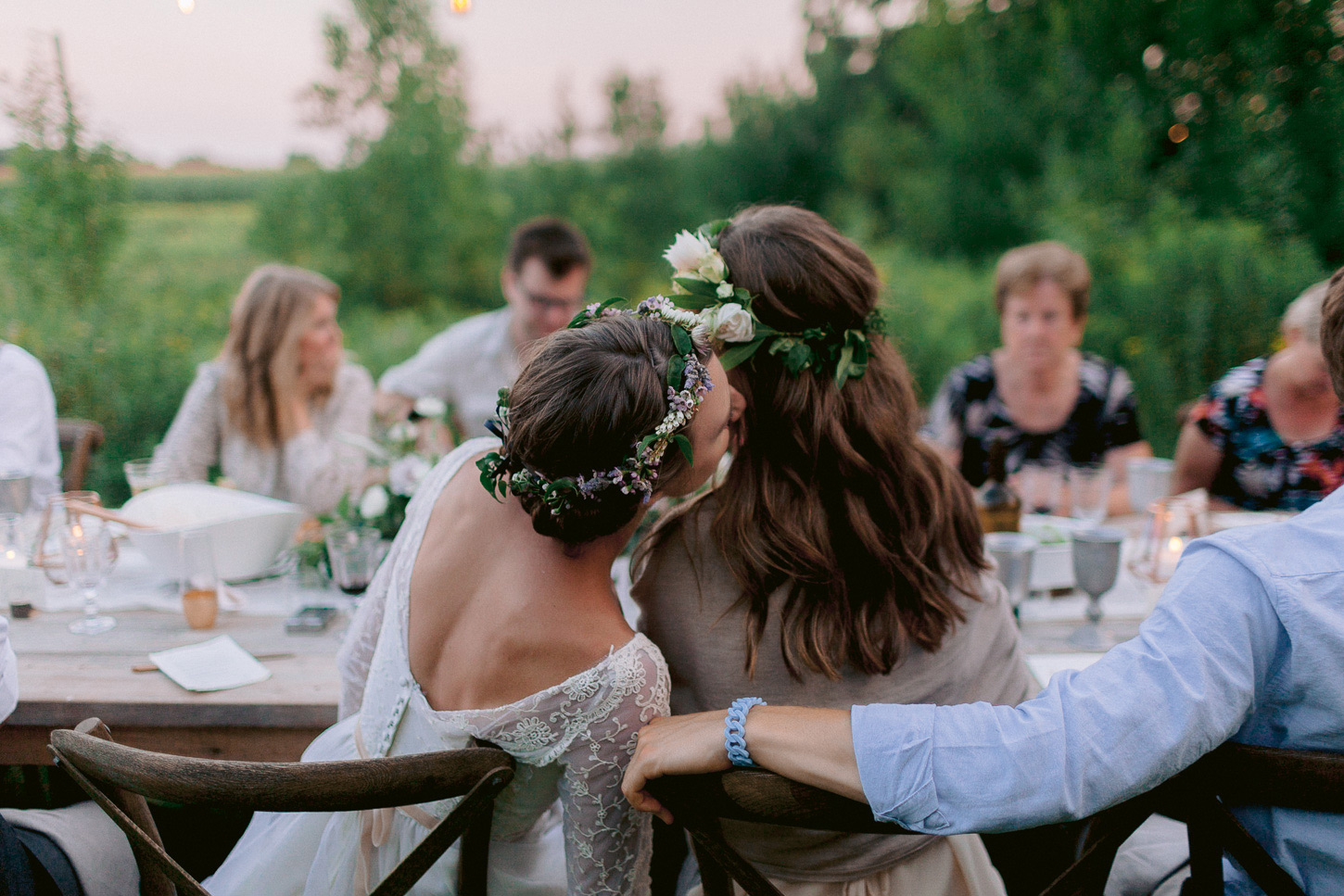 intimate-forest-wedding-minnesota-pinewood-woodlands-house-049.jpg
