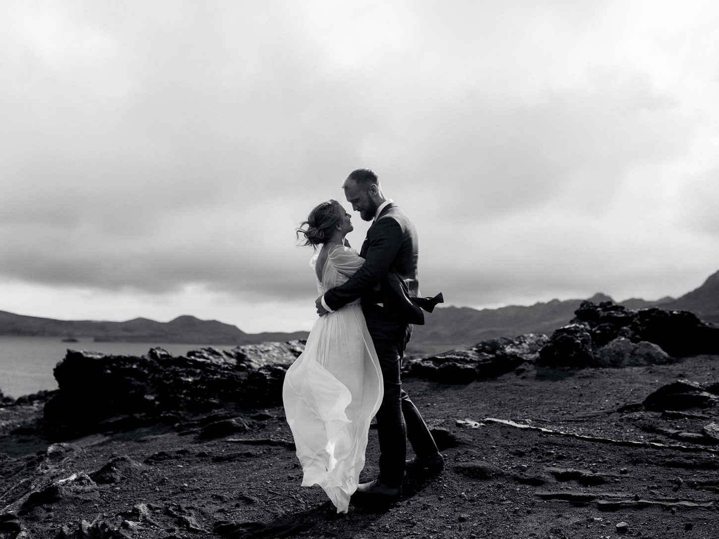iceland-epic-elopement-photos-south-coast-wedding-ceremony-044.jpg
