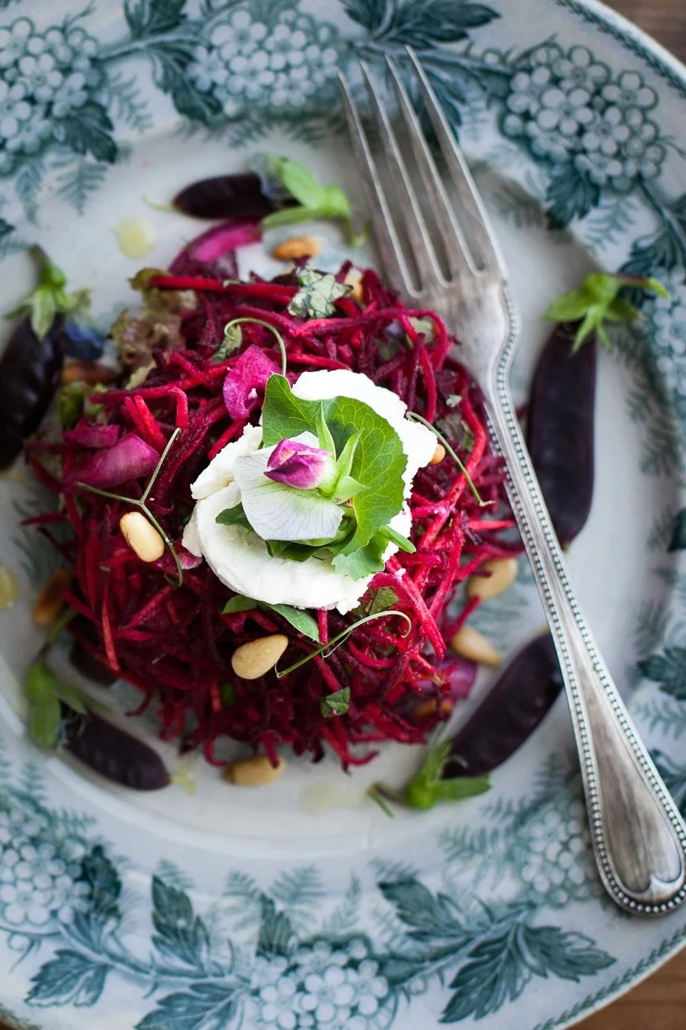 Beetroot and goat's cheese salad