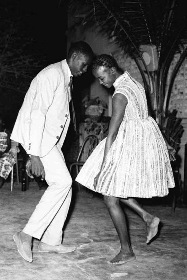 Nuit de Noël (Happy Club), 1963 (c) Malick Sidibé. Courtesy Galerie MAGNIN-A, Paris