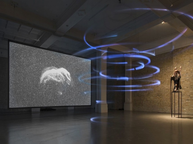 Alicja Kwade, Medium Median, 2016, Installation View, Whitechapel Gallery. Courtesy: The artist & Whitechapel Gallery Photo: Roman Marz
