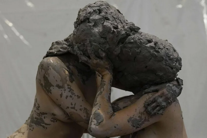 Two performers during 'RITE: On this pliant body we slip our WOW!' Anne Tetzlaff