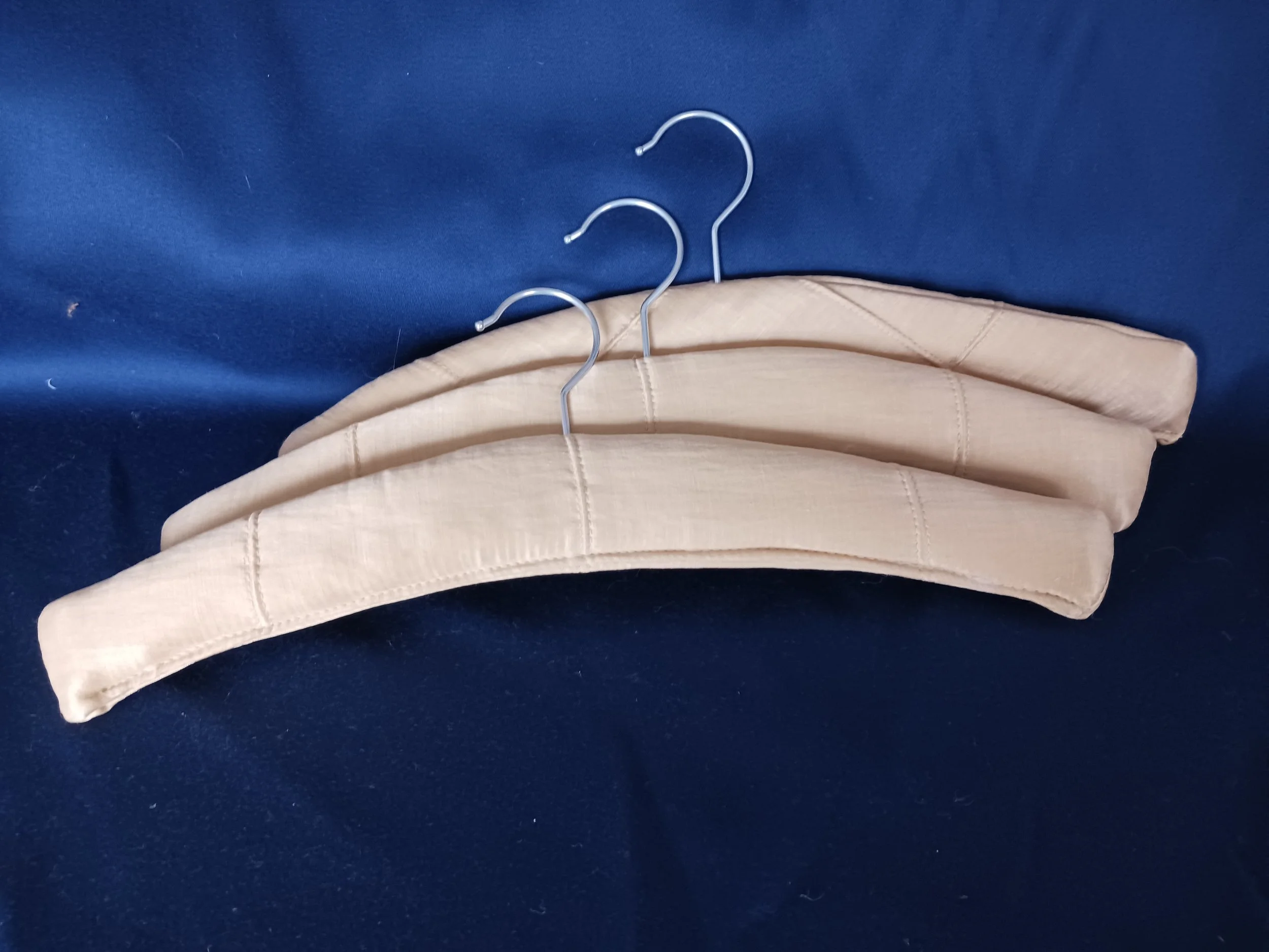 Silk linen satin quilted hangers (Copy)