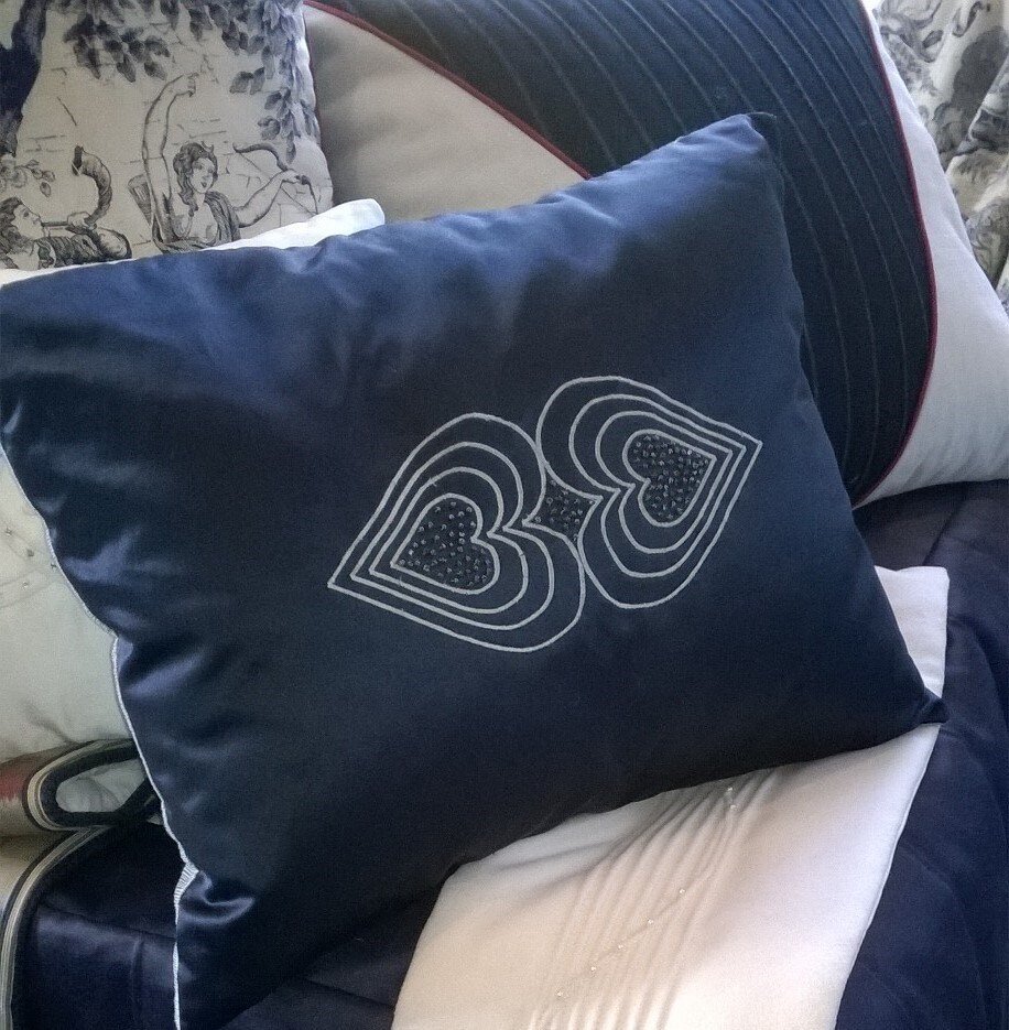 Cushion heart buckle£25.jpg