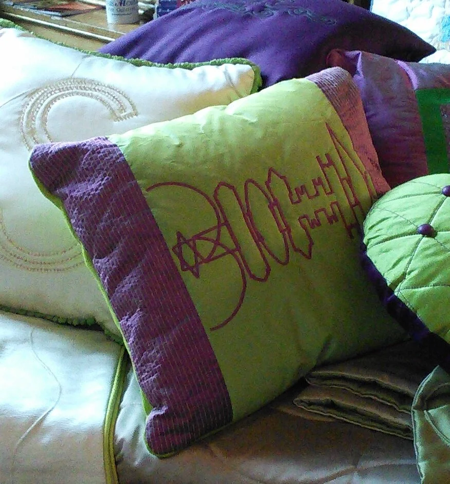 Lime pink London sky line£25.jpg