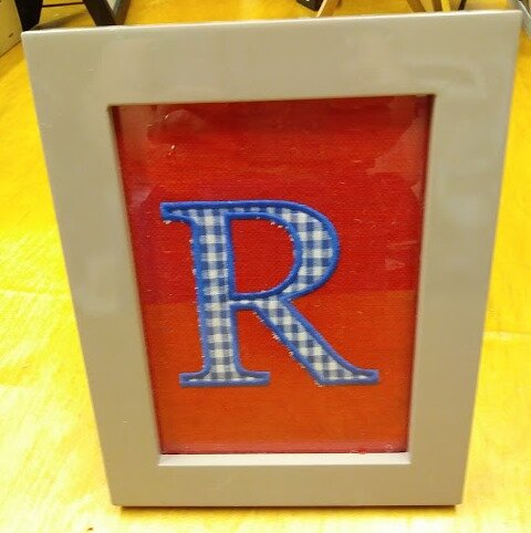 Checked R sm frame£9.50.jpg