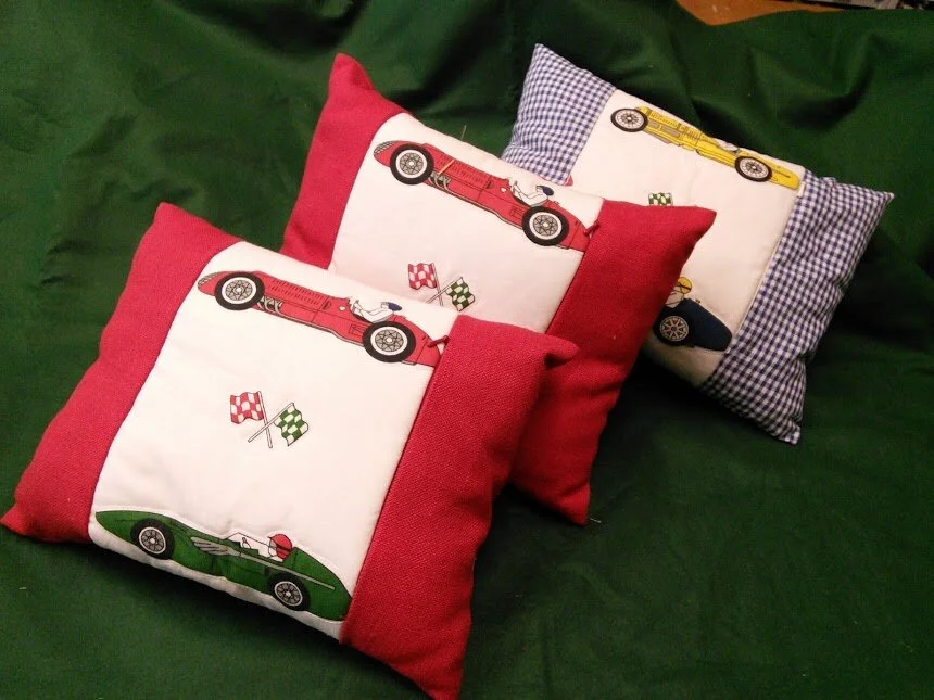 Red racing car cushion 24x30cm.jpg