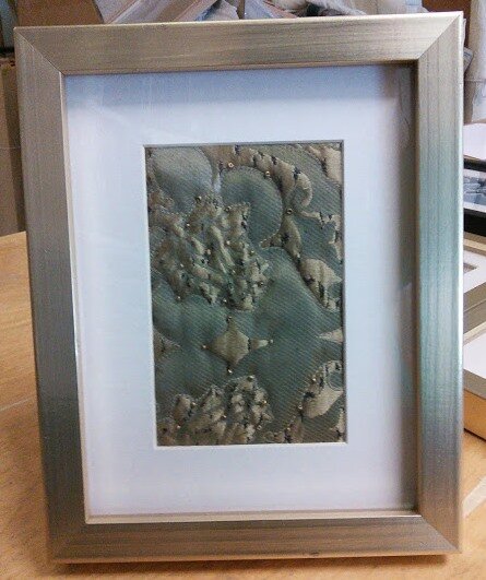 Gold frame damask quilted & beades 24x19cm £12.50.jpg