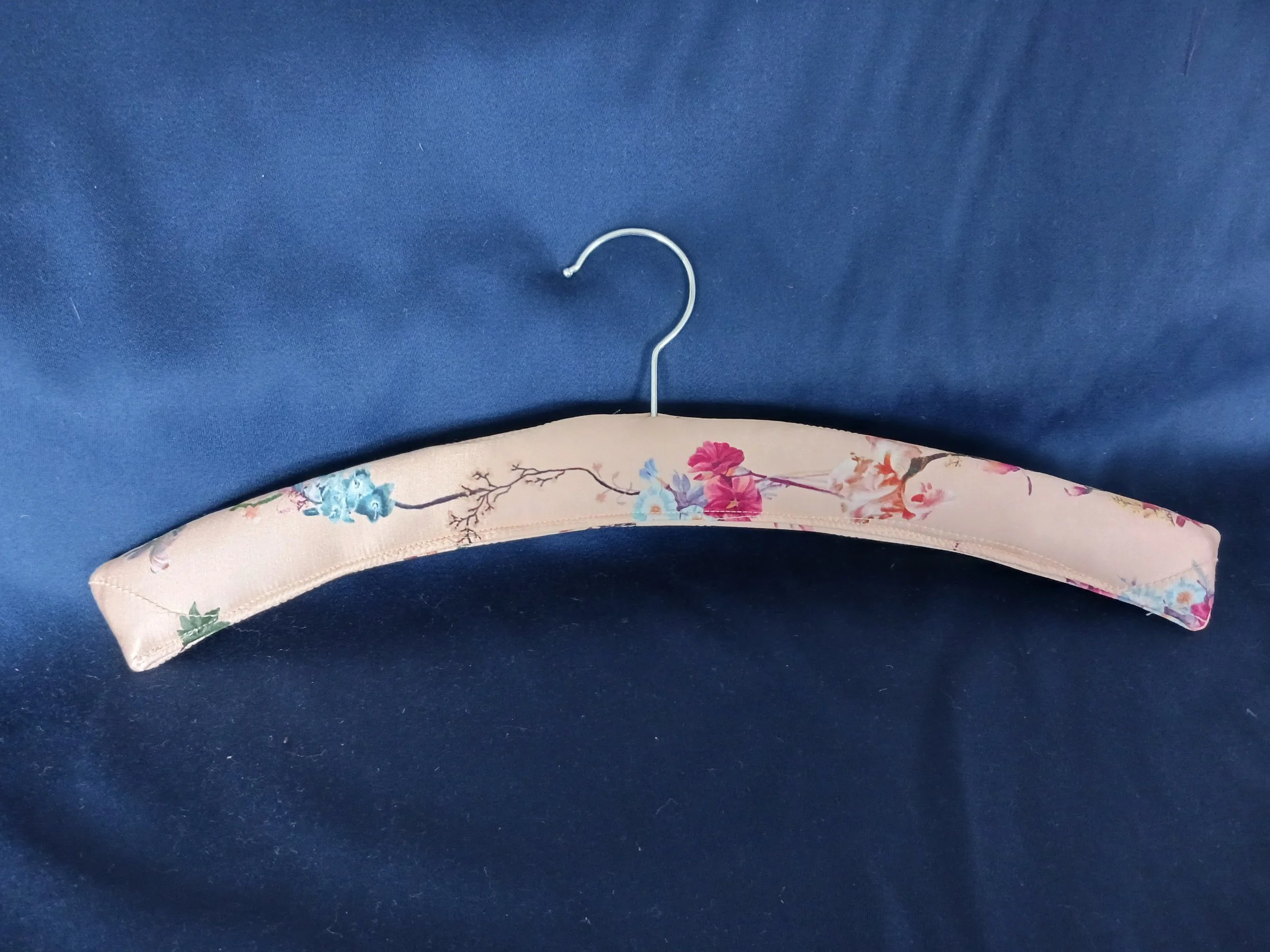 padded hanger in printed silk (Copy)