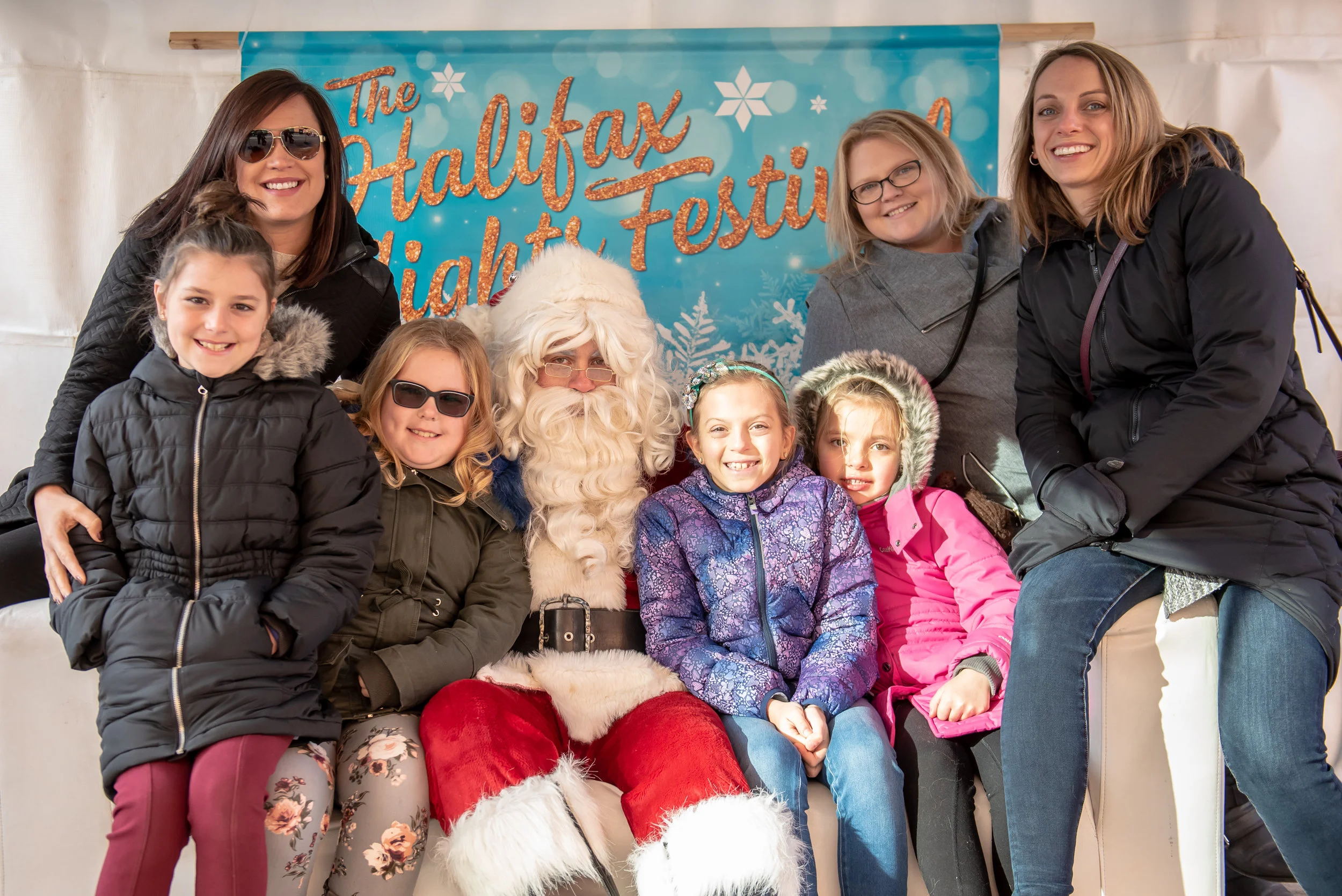 DowntownHalifax - Santa Pet Photos 2018-44.jpg