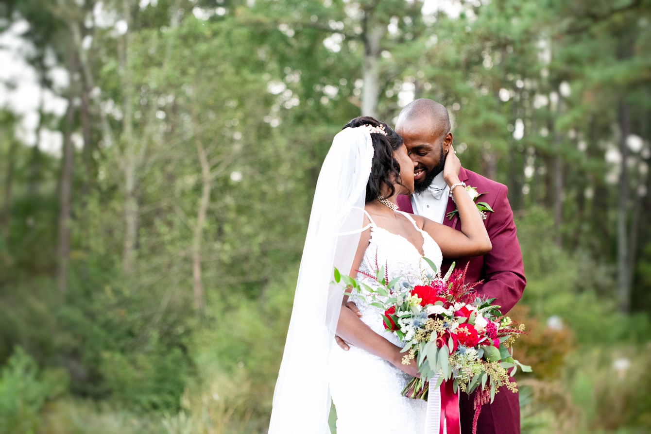 Wedding Photos at the Cape Fear Botancial Wedding.