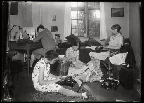 Mount_Holyoke_News_Board_1931.jpg