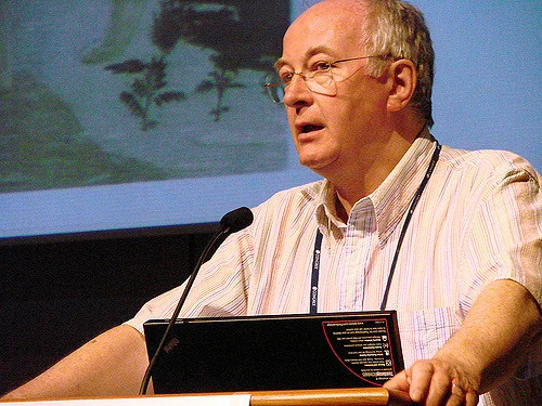 Philip Pullman to release “His Dark Materials” companion series