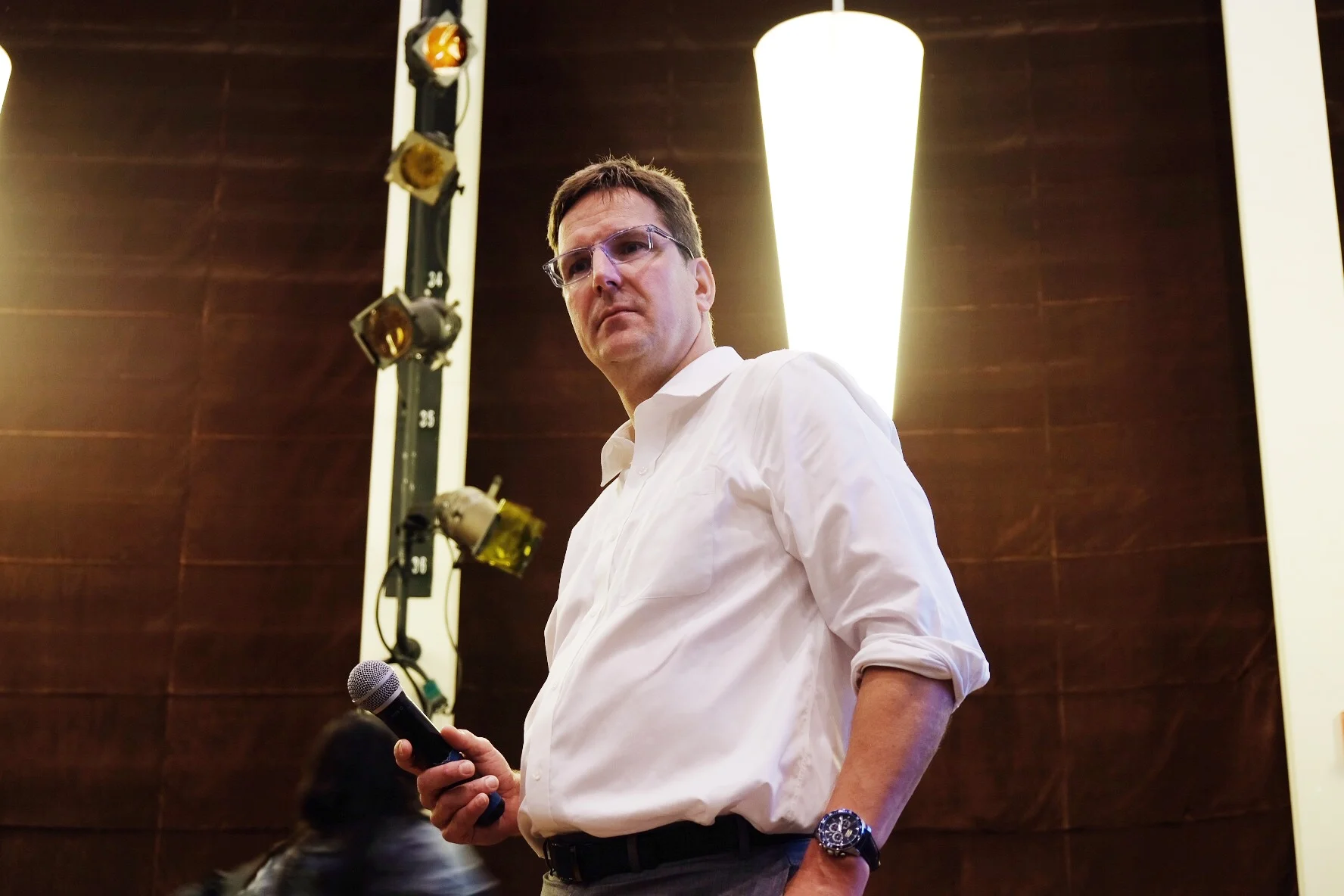 Senate discusses washing machine problems, endowment