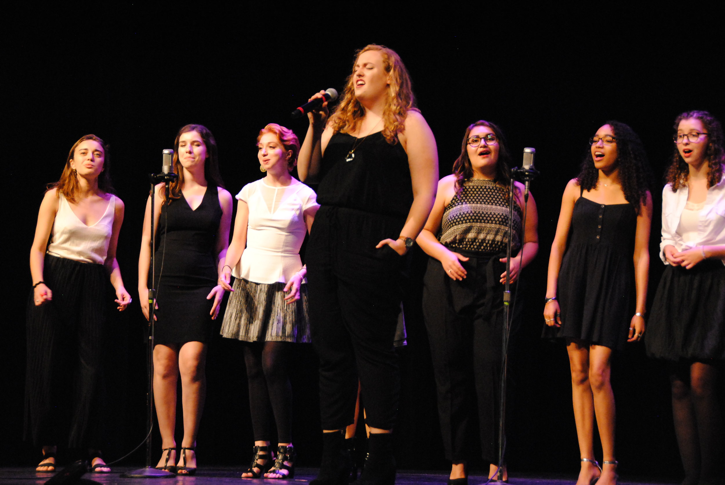  Photo by Ayla Safran '18  Elyse Kiehn '18 performs "At Last." 