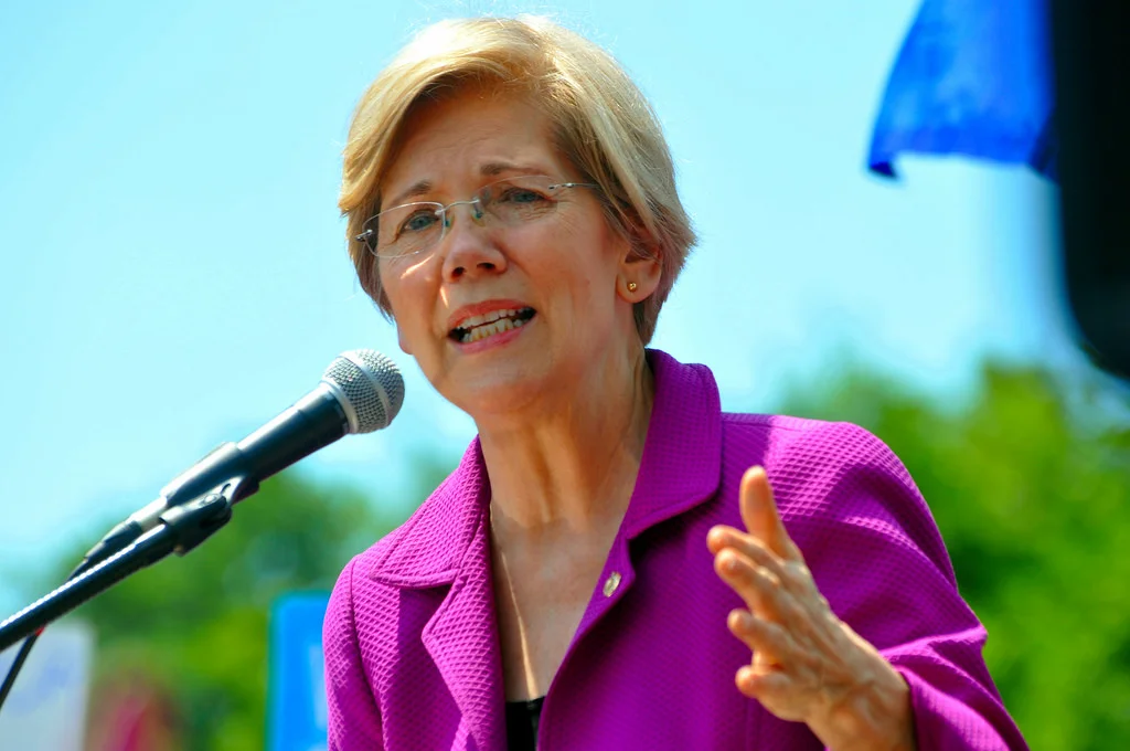 Elizabeth Warren discusses college debt at town hall in Greenfield