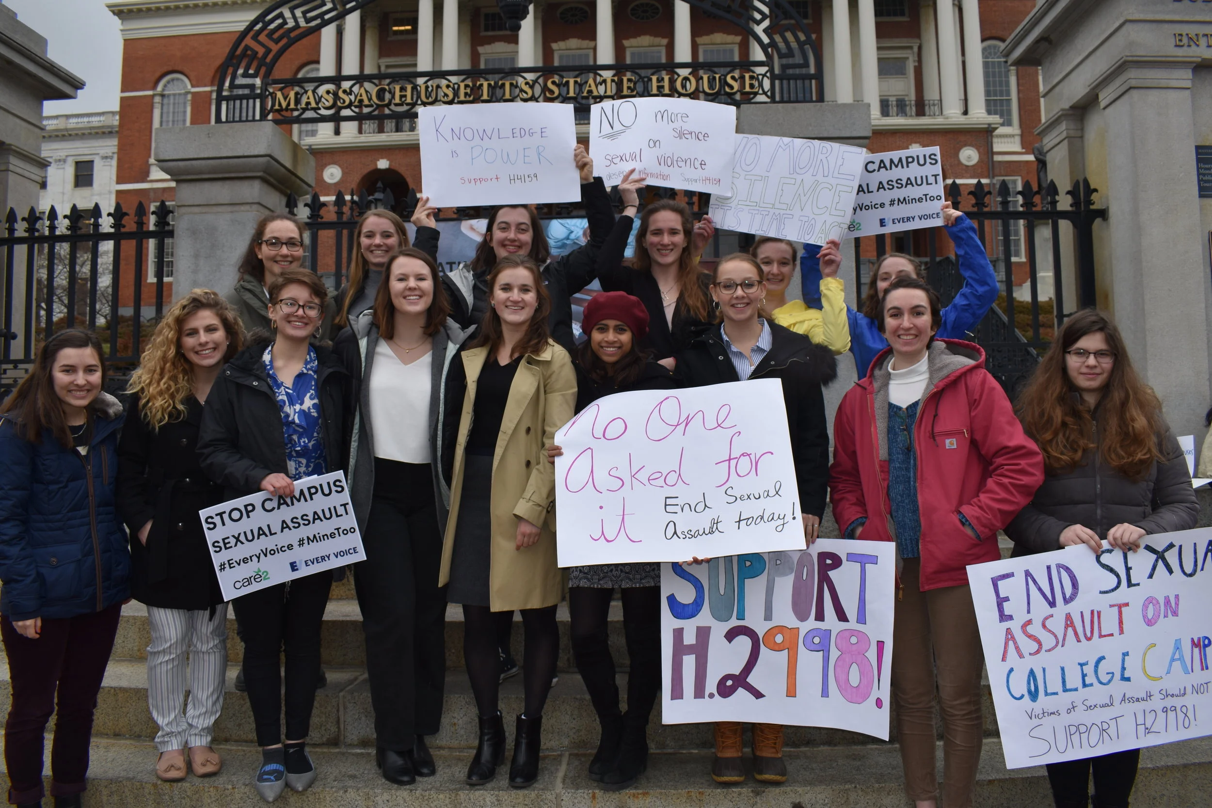Students rally for sexual assault bill