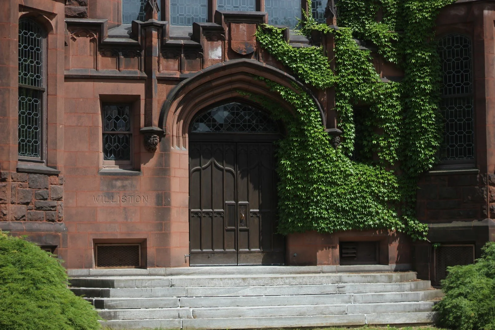 Residential Life Student Employees Share Their Experiences With Fall Planning: Inequitable Pay, Room and Board Fees, Increased Labor