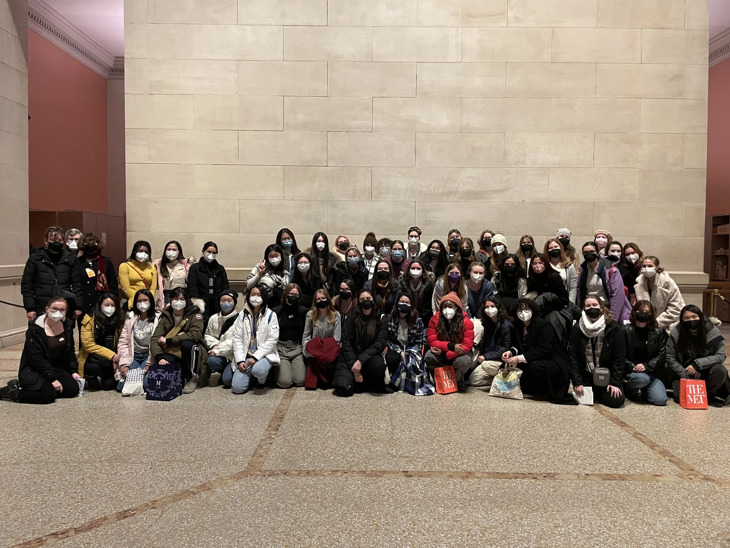 French students travel to the Metropolitan Museum of Art