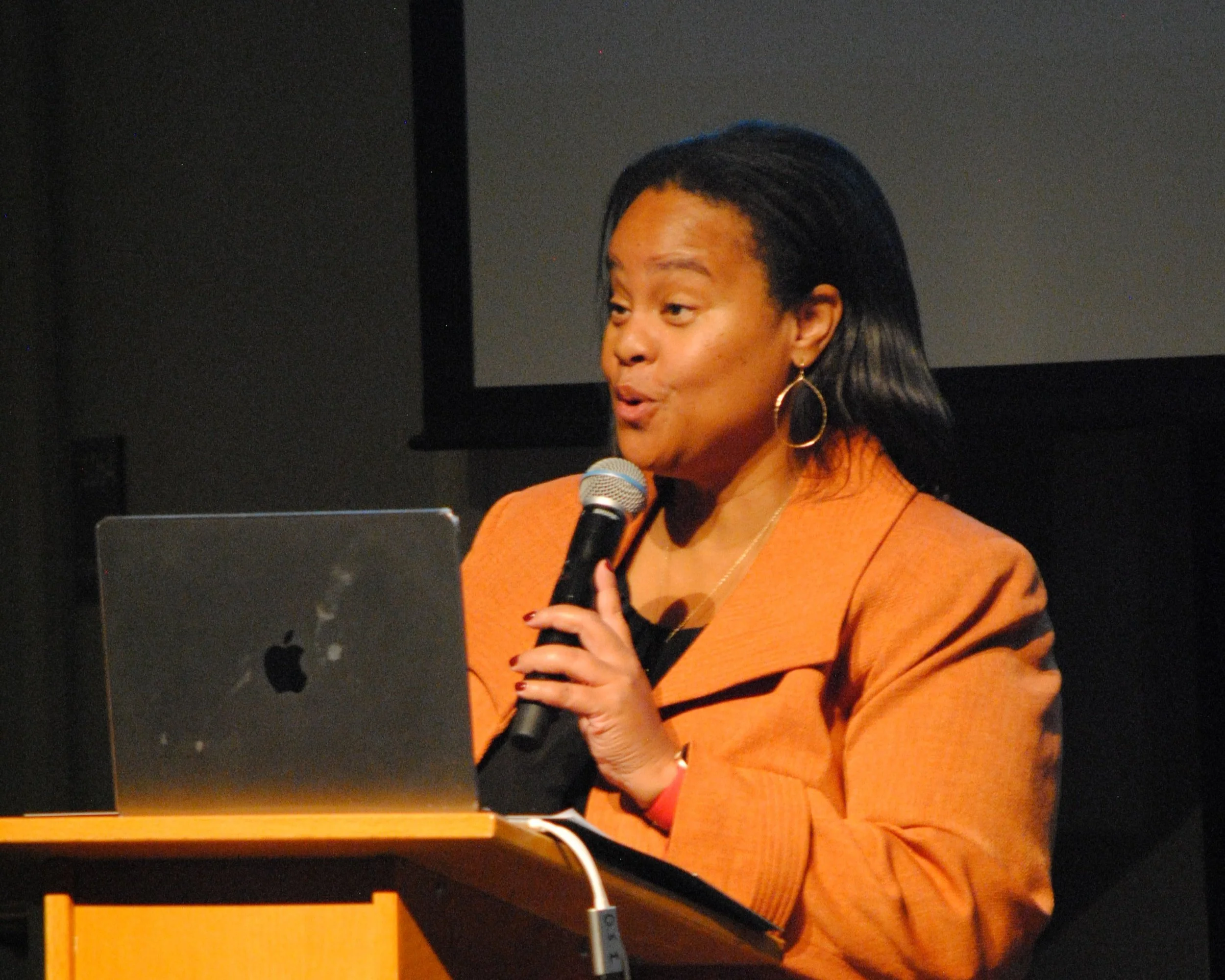 President Holley discusses MHC Forward, College’s new strategic plan, at senate