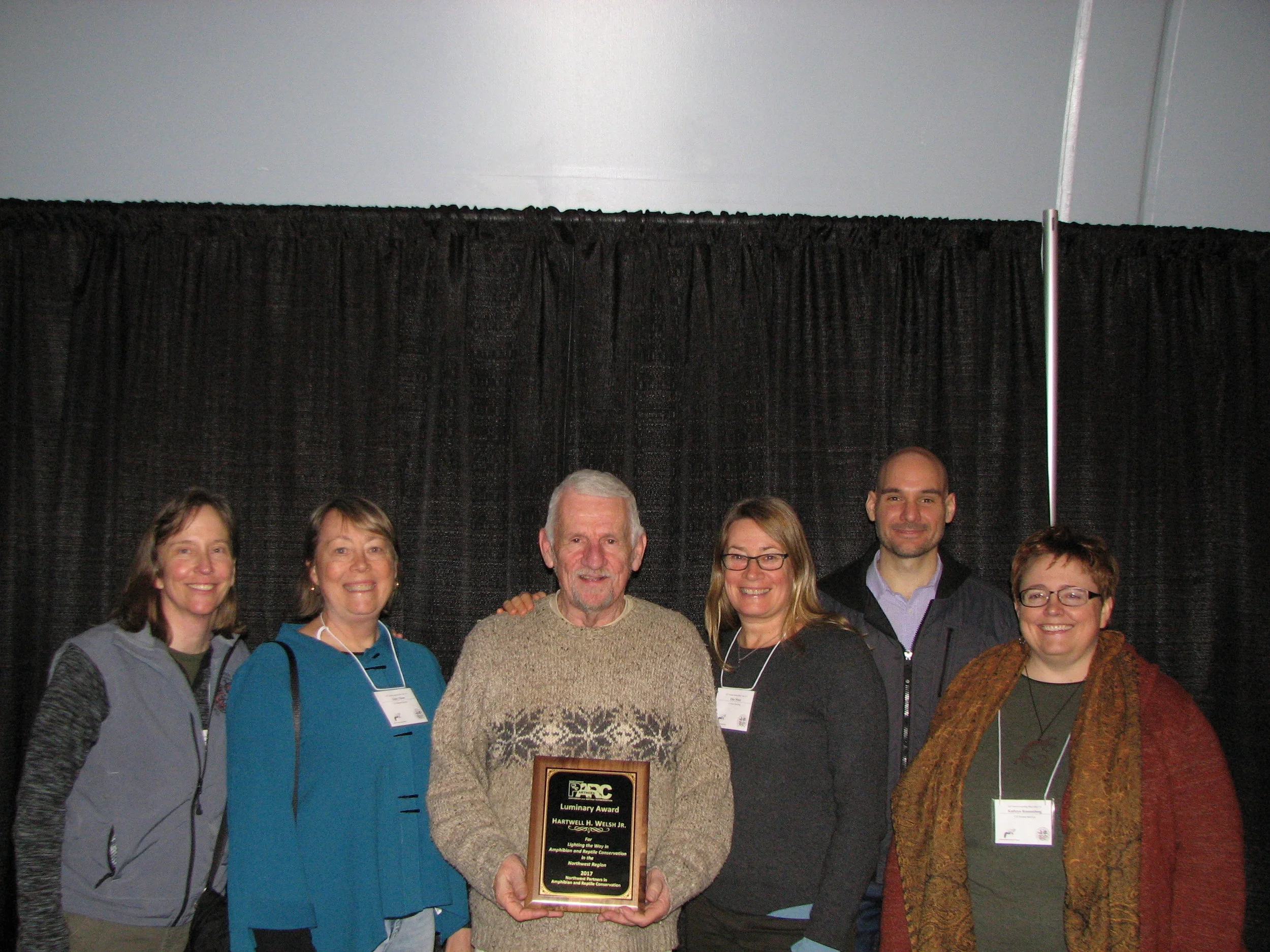 Hartwell Welsh being presented the Luminary Award at the 2017 Annual Meeting.