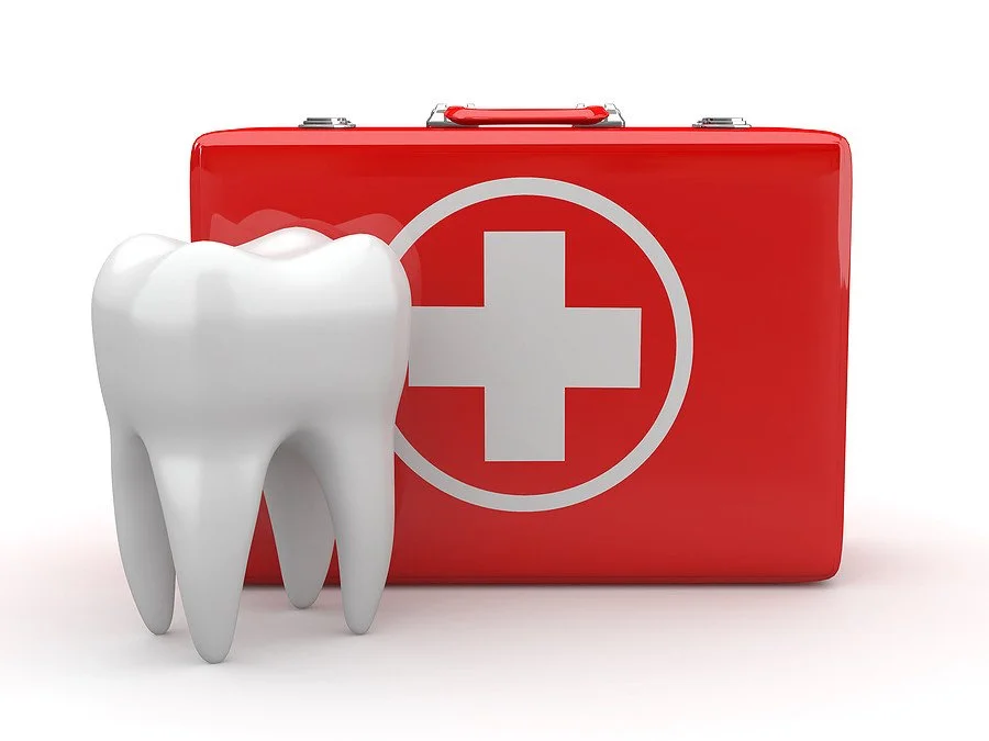 Image showing dental emergency medical bag and a tooth representing dental emergency service