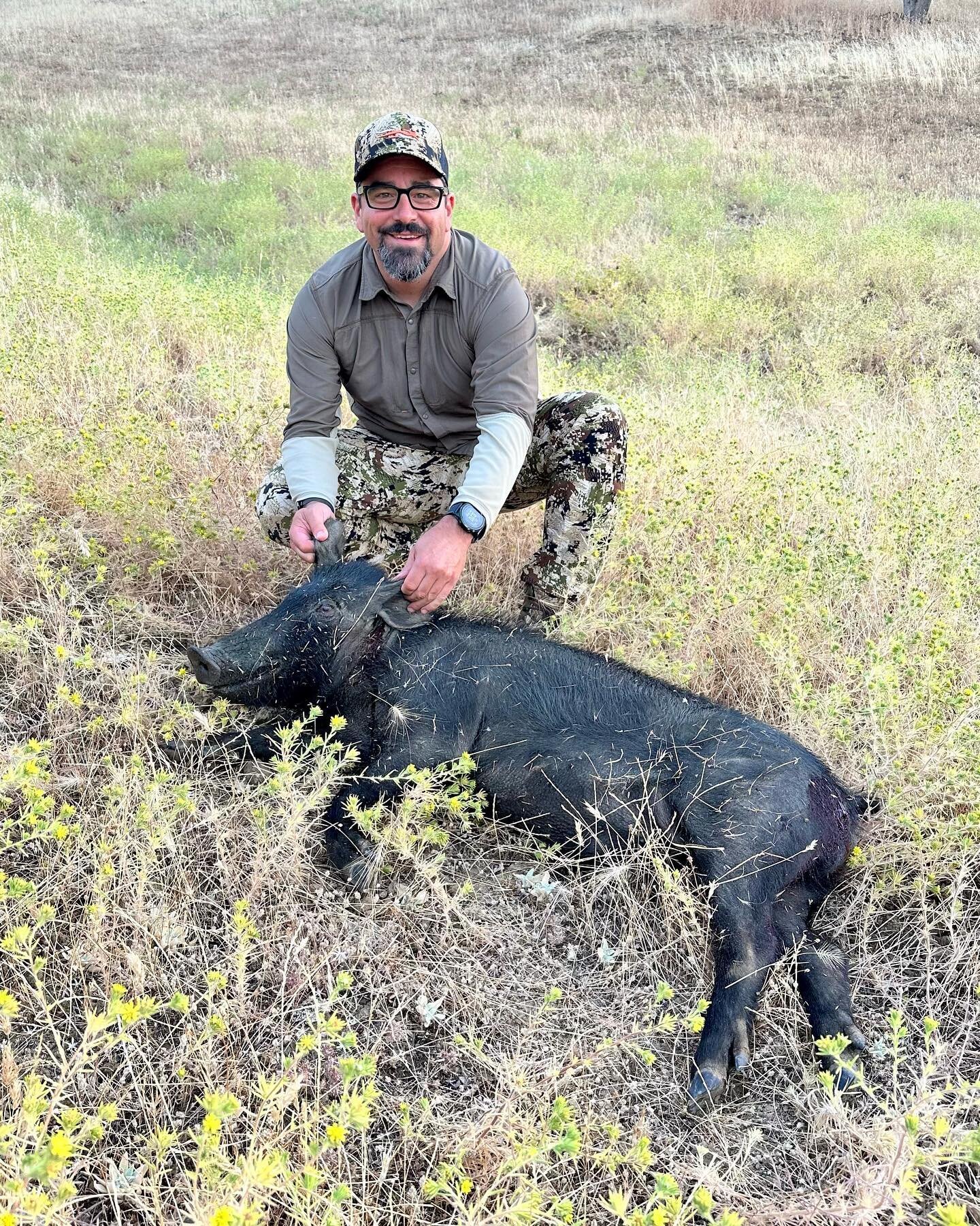 Yesterday, Casey and Matt hosted Dan, a north state wild land fire fighter, for a hog hunt. Not to long into the hunt, they found a group of hogs but could not close the deal so they moved on to check another area of the ranch. At one of the ponds th