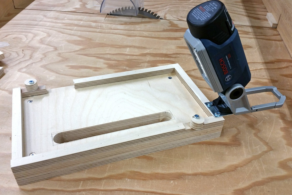 Circular saw ripping jig