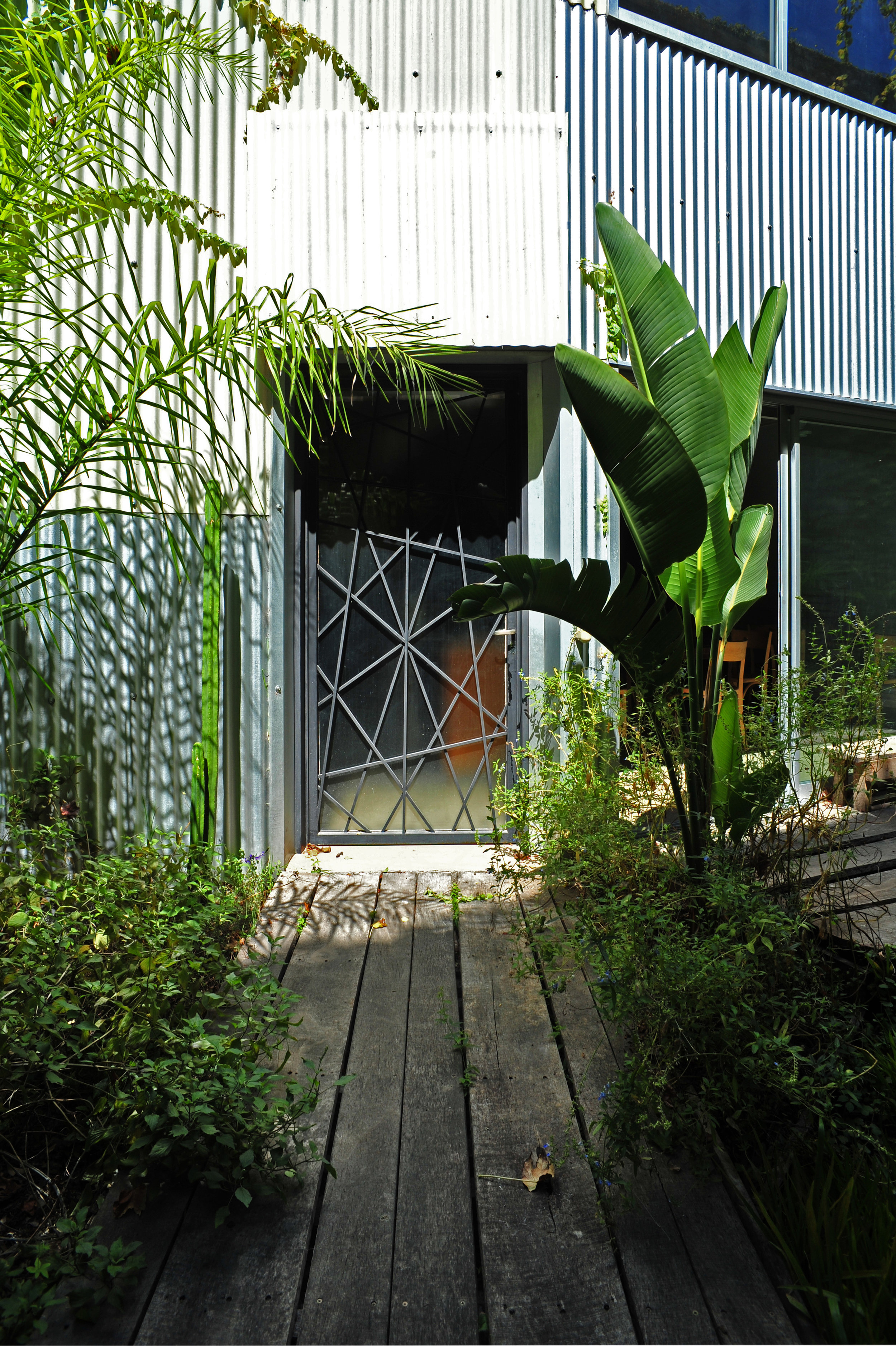 Facade_4_garden_door.jpg