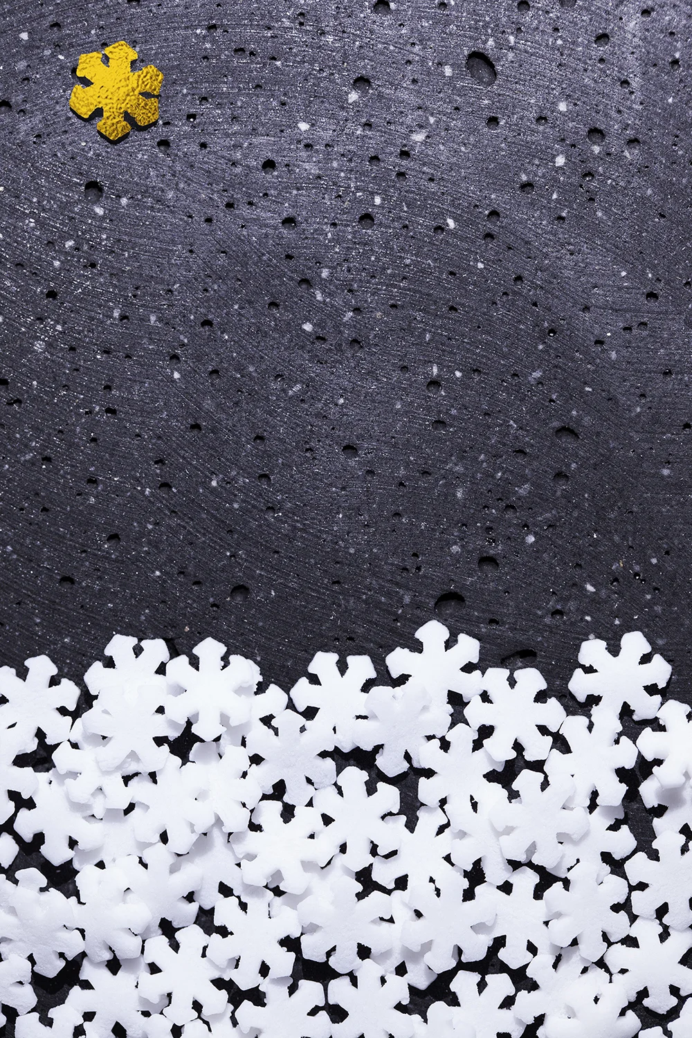 Studio; Composing; Winter; Schnee; Weihnachten; Sterne; Weiss; Gold; Zement; Beton;