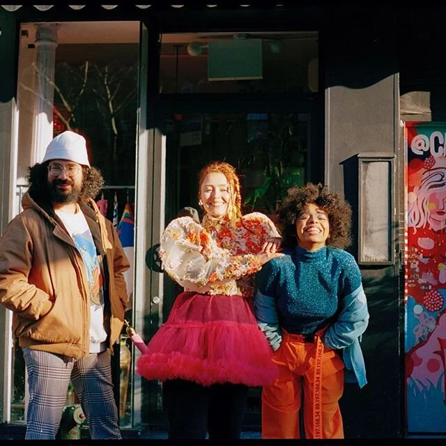 i was imagining the girl from ipanema like a woman walks by and she&rsquo;s so beautiful but i wanted to portray it as a beauty that lies in the attitude and the walk, not the physical beauty. that&rsquo;s how this song came about. it&rsquo;s a baile