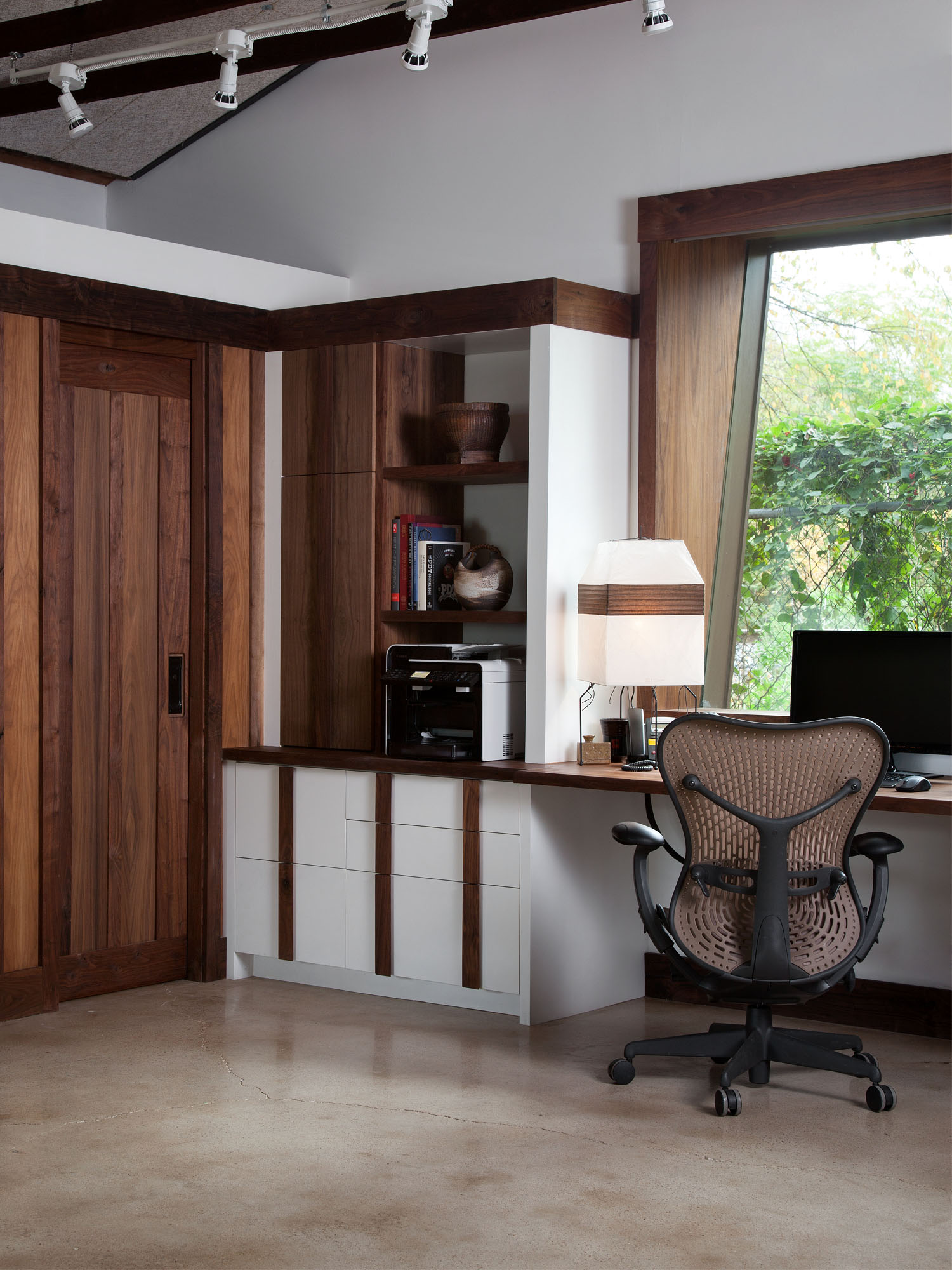 McCray & Co. - Uchi Office - Detail