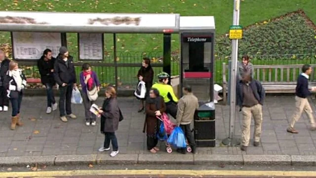 BARCLAYS : DOM JOLLY