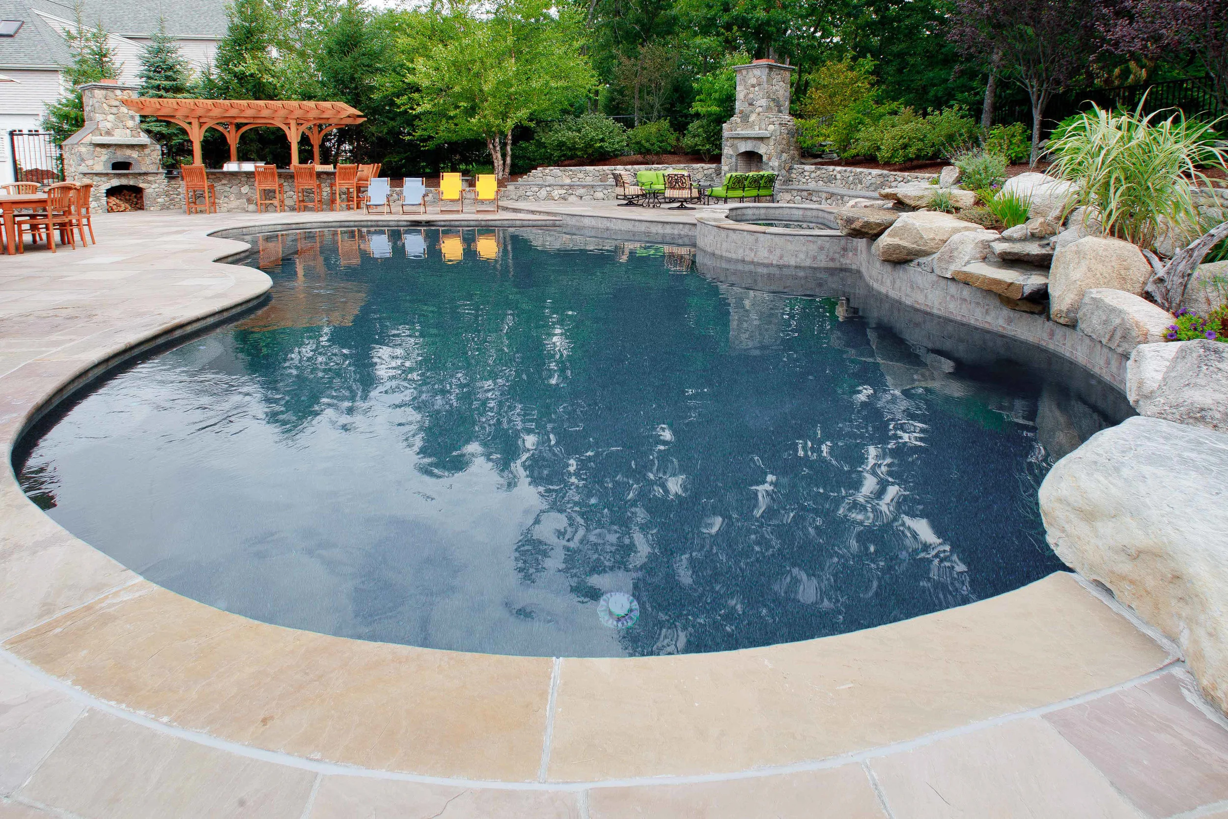 gunite-poolscape-landscape-deck-masonry (2).jpg