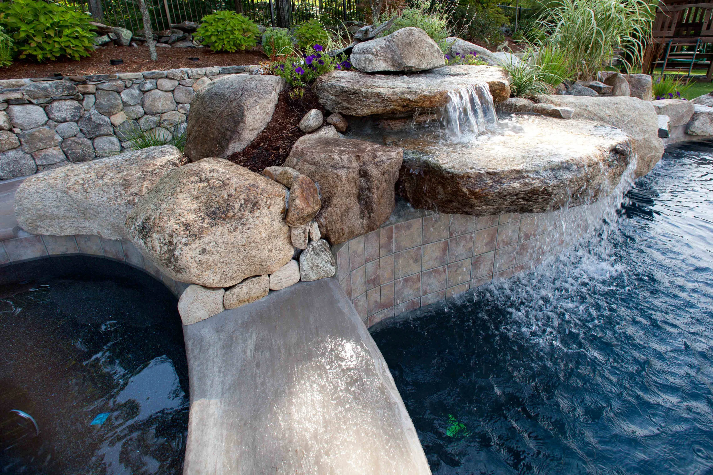 gunite-poolscape-landscape-deck-masonry (24).jpg
