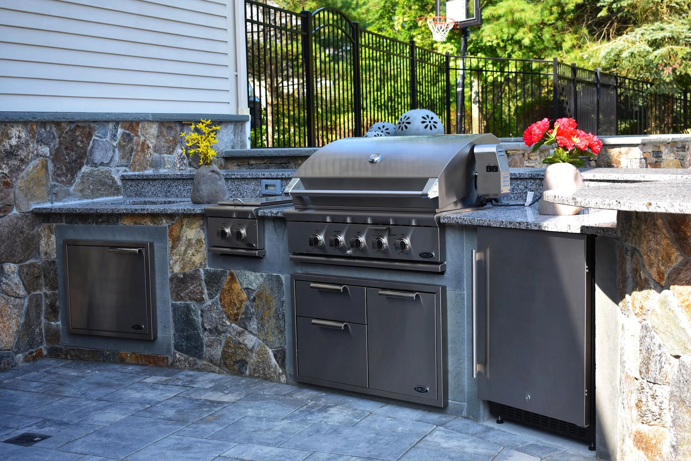 outdoor-kitchen-gas-grill (2).jpg