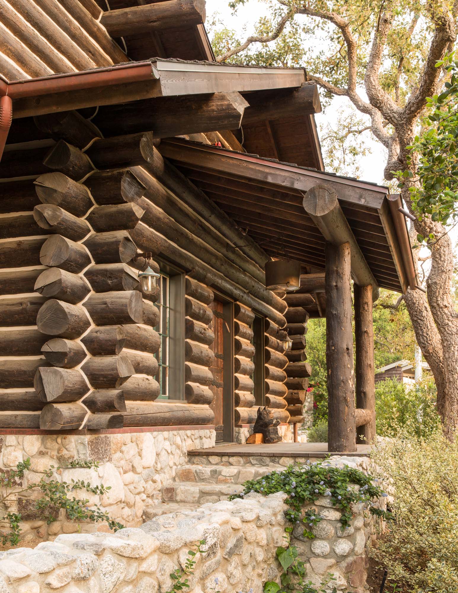  The Butler home in Rustic Canyon.  Consturction by Eric Dobkin, interior design by Lisa Strong. 