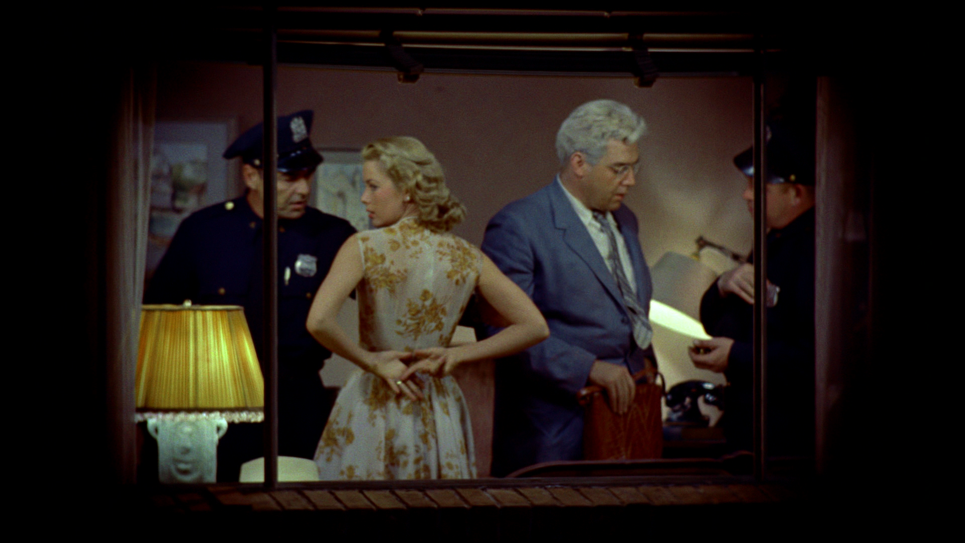 rear_window_lisa_caught_in_thorwalds_apartment.png