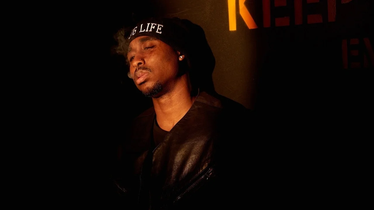 all-eyez-on-me-161-aeom-10798r-rgb-1497570711429_1280w.jpg