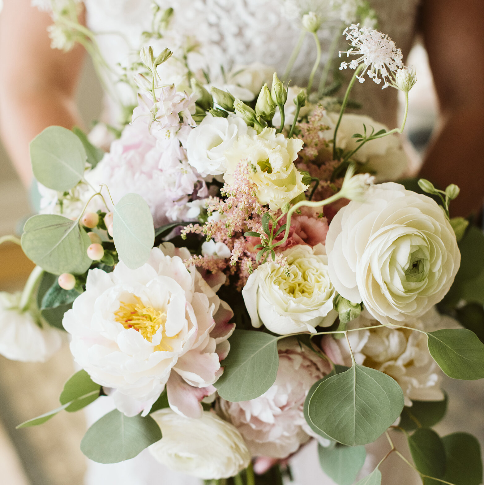 aubrey_maria_designs_juniper_wedding_flowers_peach_pink_cream_4.jpg
