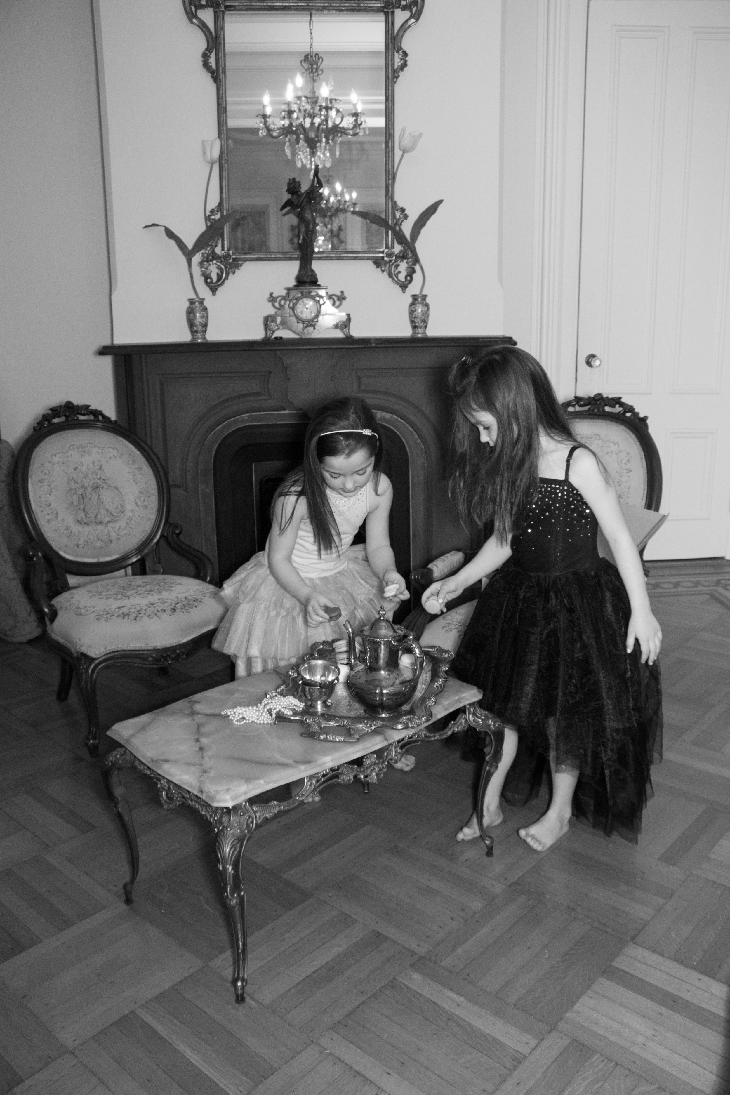ava-and-annalise-table-cookies.jpg