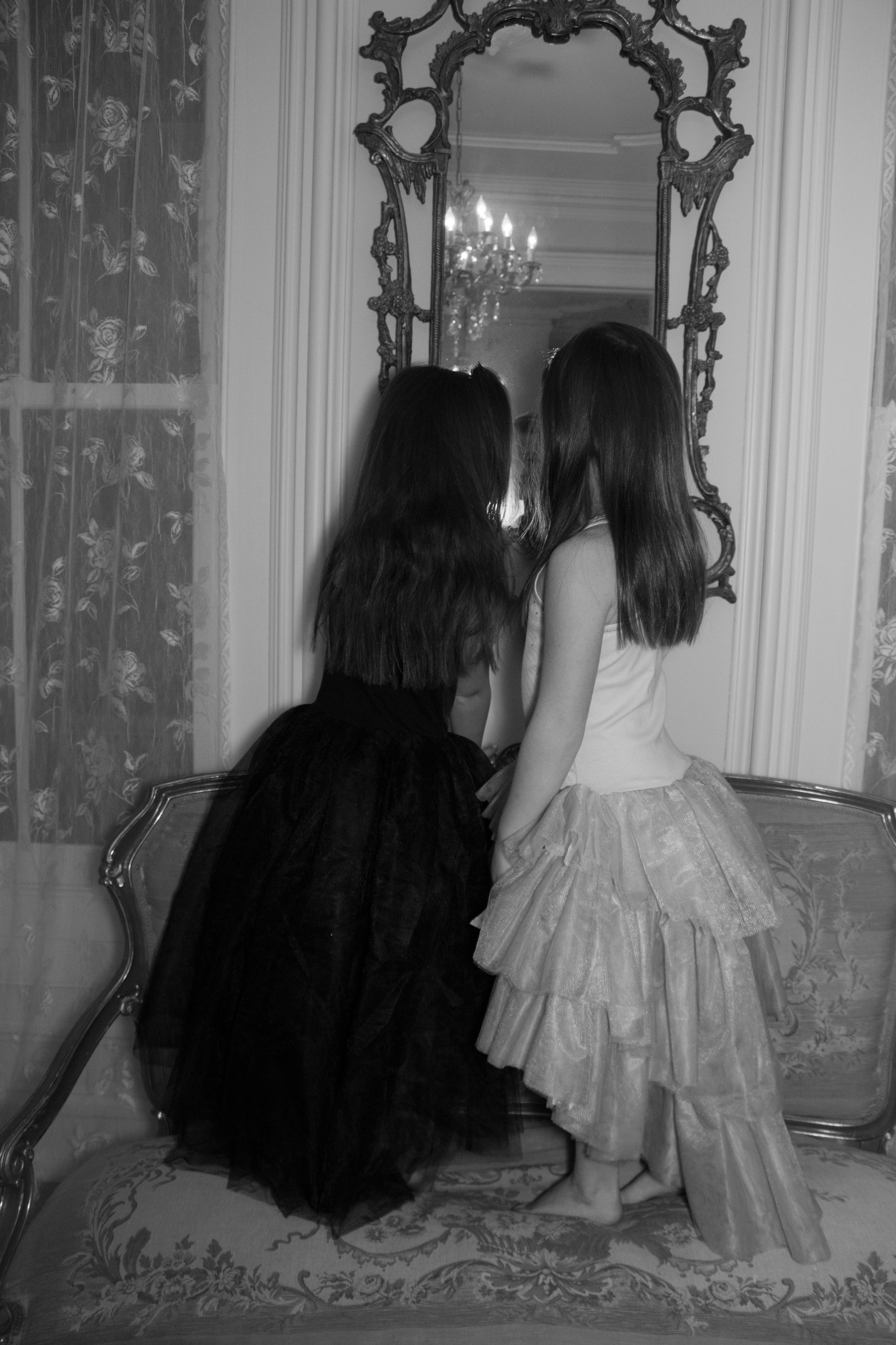 ava-annalise-mirror.jpg