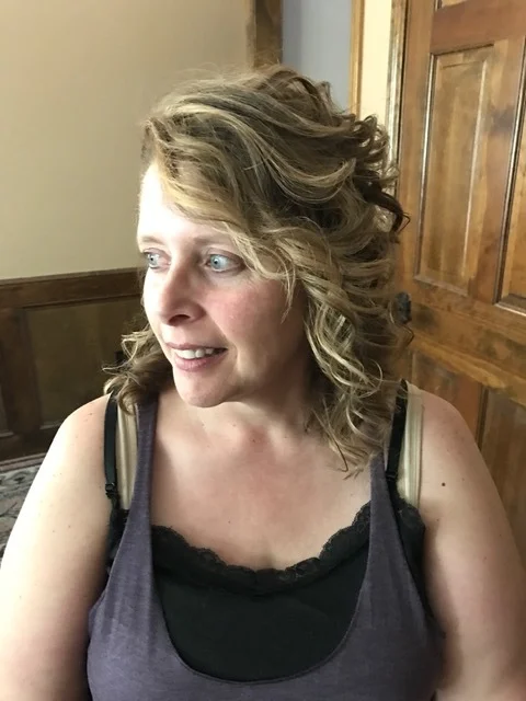 Bridesmaid: Such a sweet lady! Look at those curls! I couldn't get over them!! They were the perfect touchable curl. Pre make-up application ;)