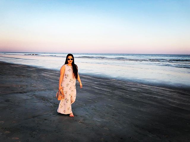 Happy #mdw and here&rsquo;s to a summer full of beach sunsets 🌅