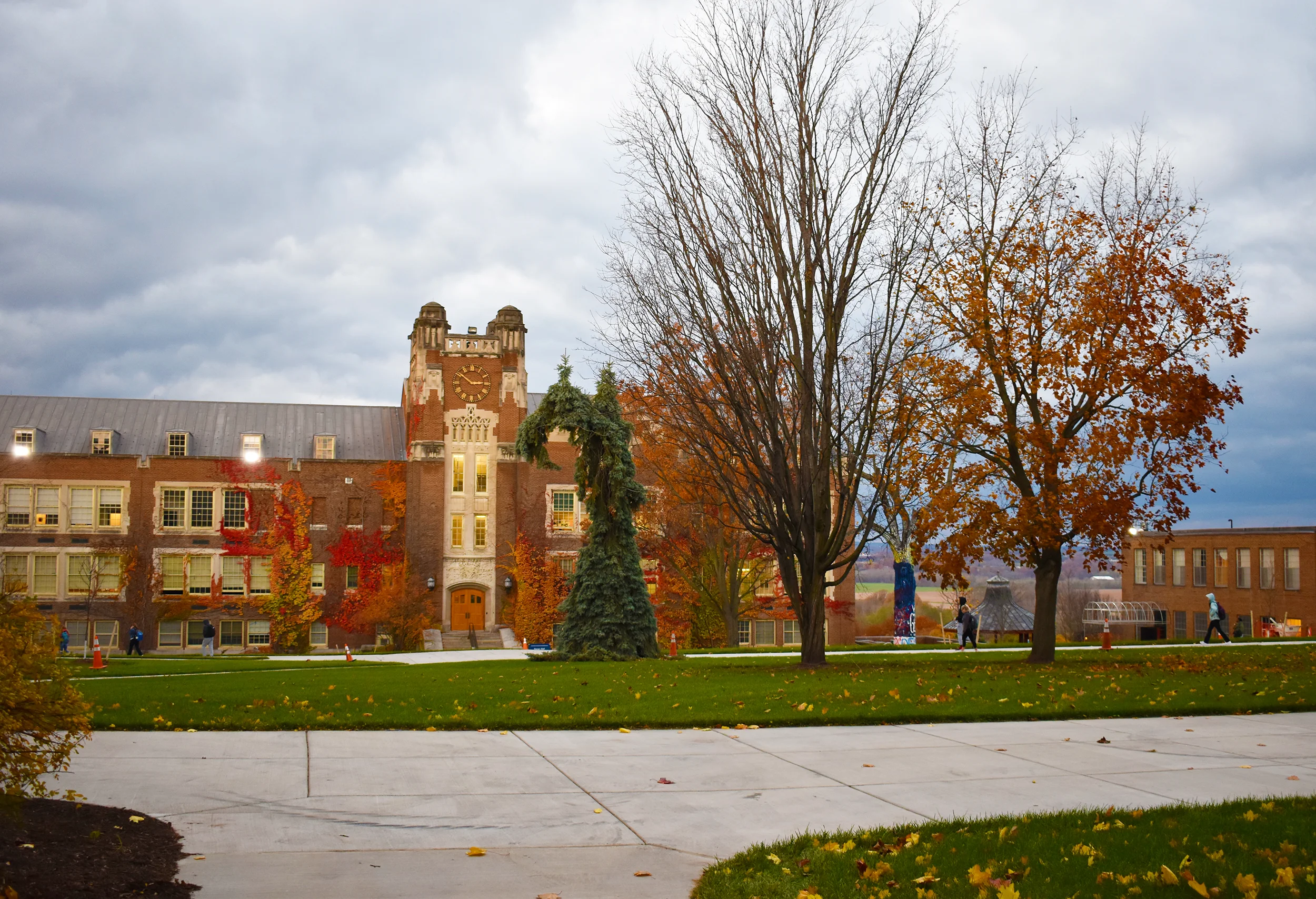 Steps around Sturges Quad (pictured above) will have to be redone in order to comply with regulations and standards. The project is not expected to take a significant amount of time relative to the semester, and will not affect preparation for the upcoming Sturges-Fraser Hall renovations (Josie Kwan/Assoc. photo Editor).