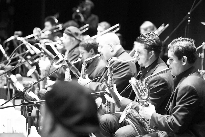 WR JAZZ HR-402 (B&W-1).jpg