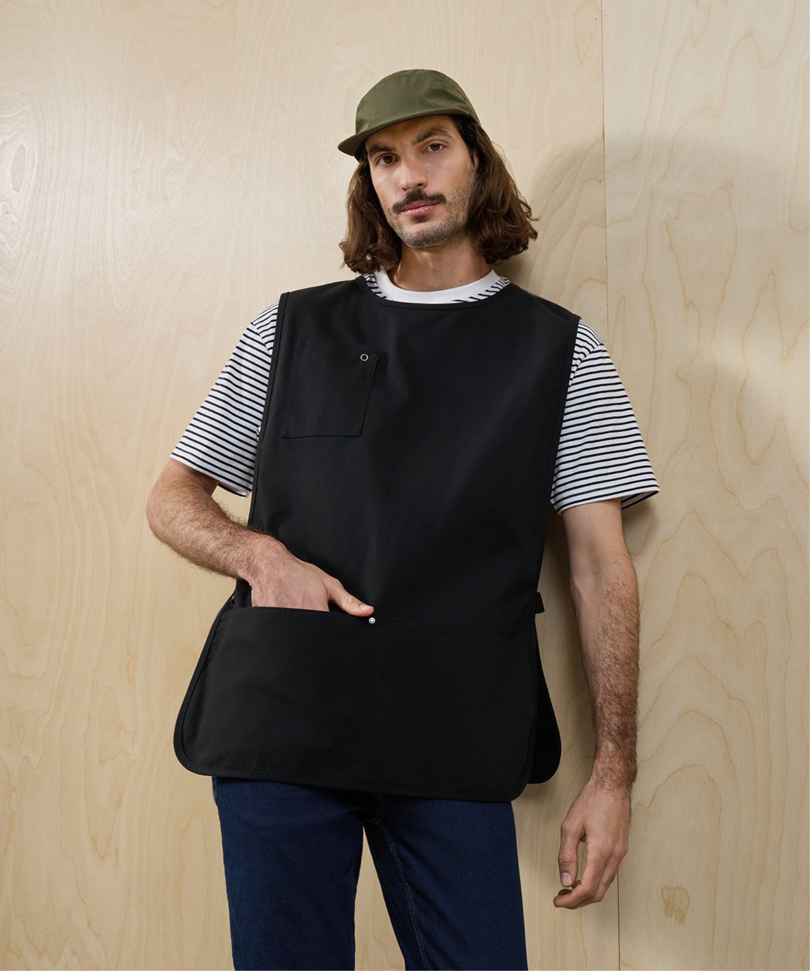 pr024-premier-utility-2.0-vest-apron-model-4.png