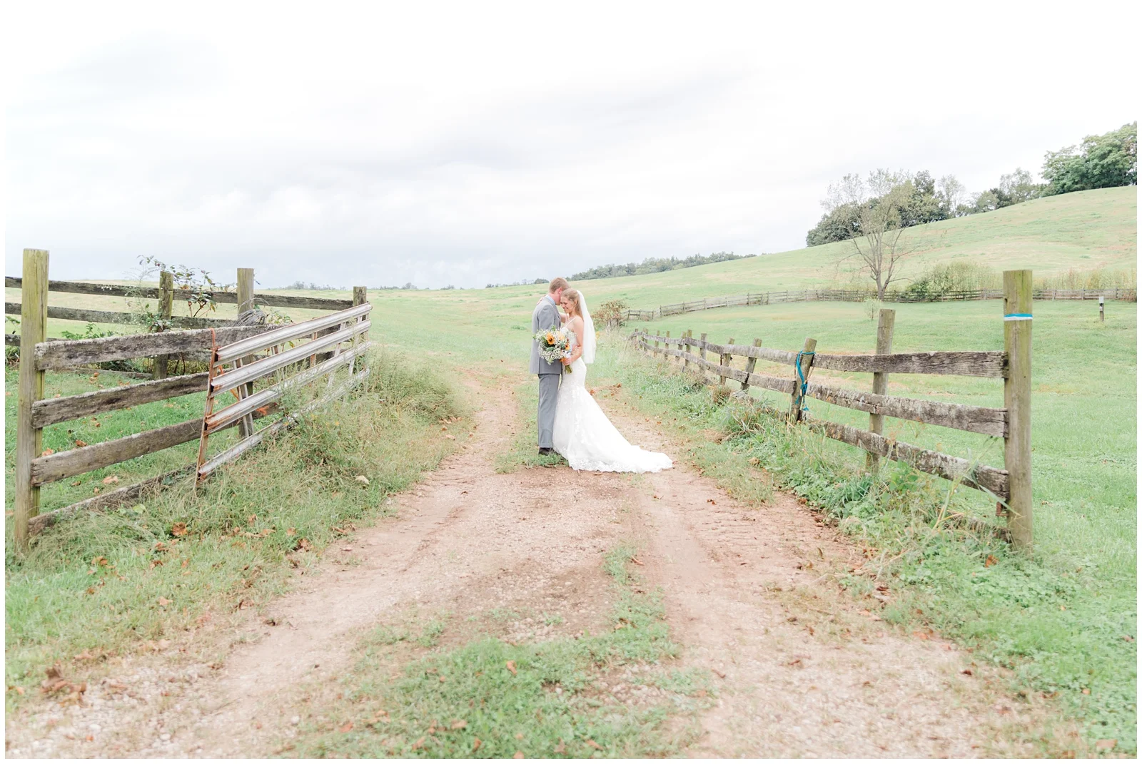 marietta-ohio-fall-wedding-LRA-Photo_0015.jpg