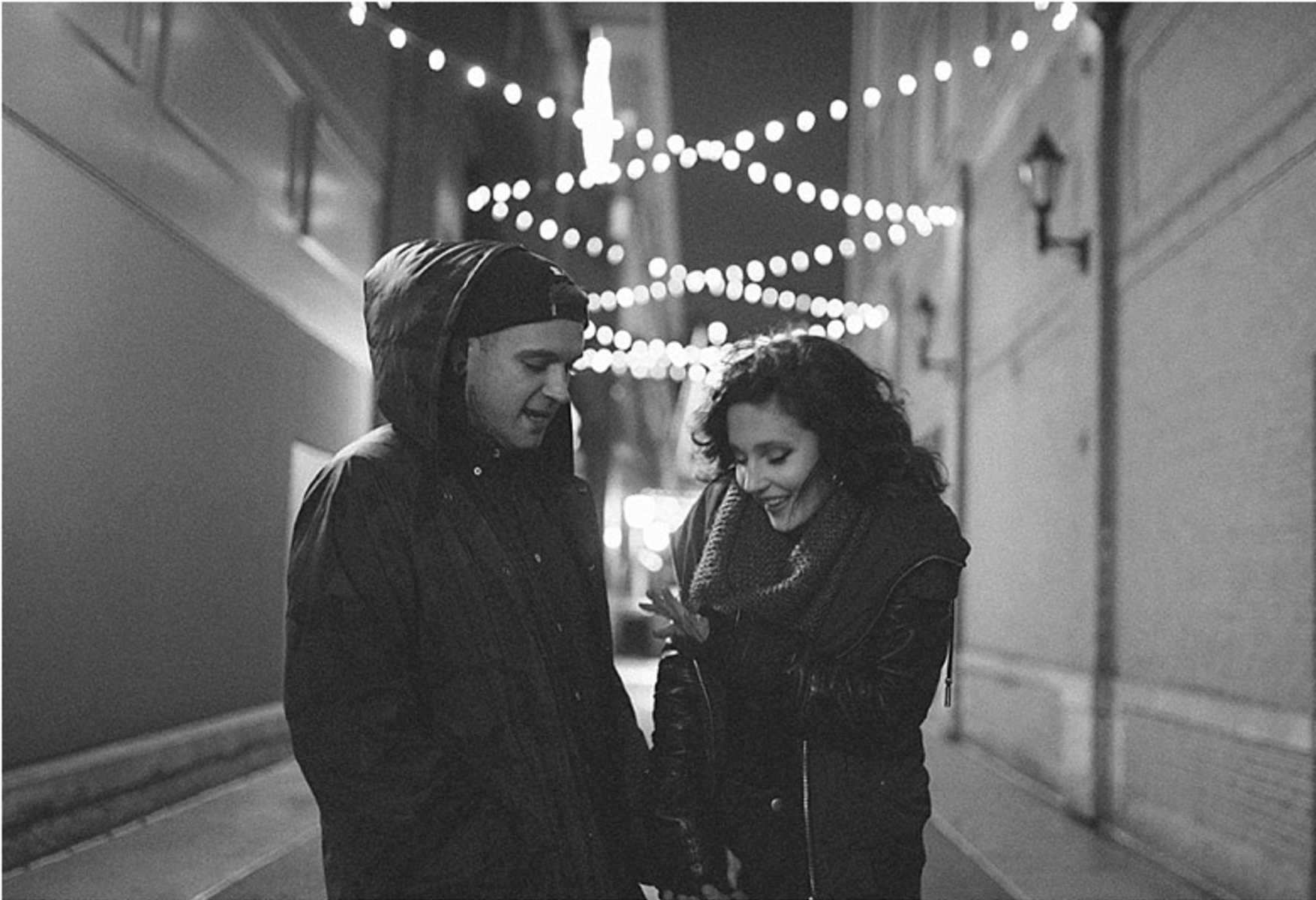 Sarah + Josh | On the River in Newport Kentucky Engagement